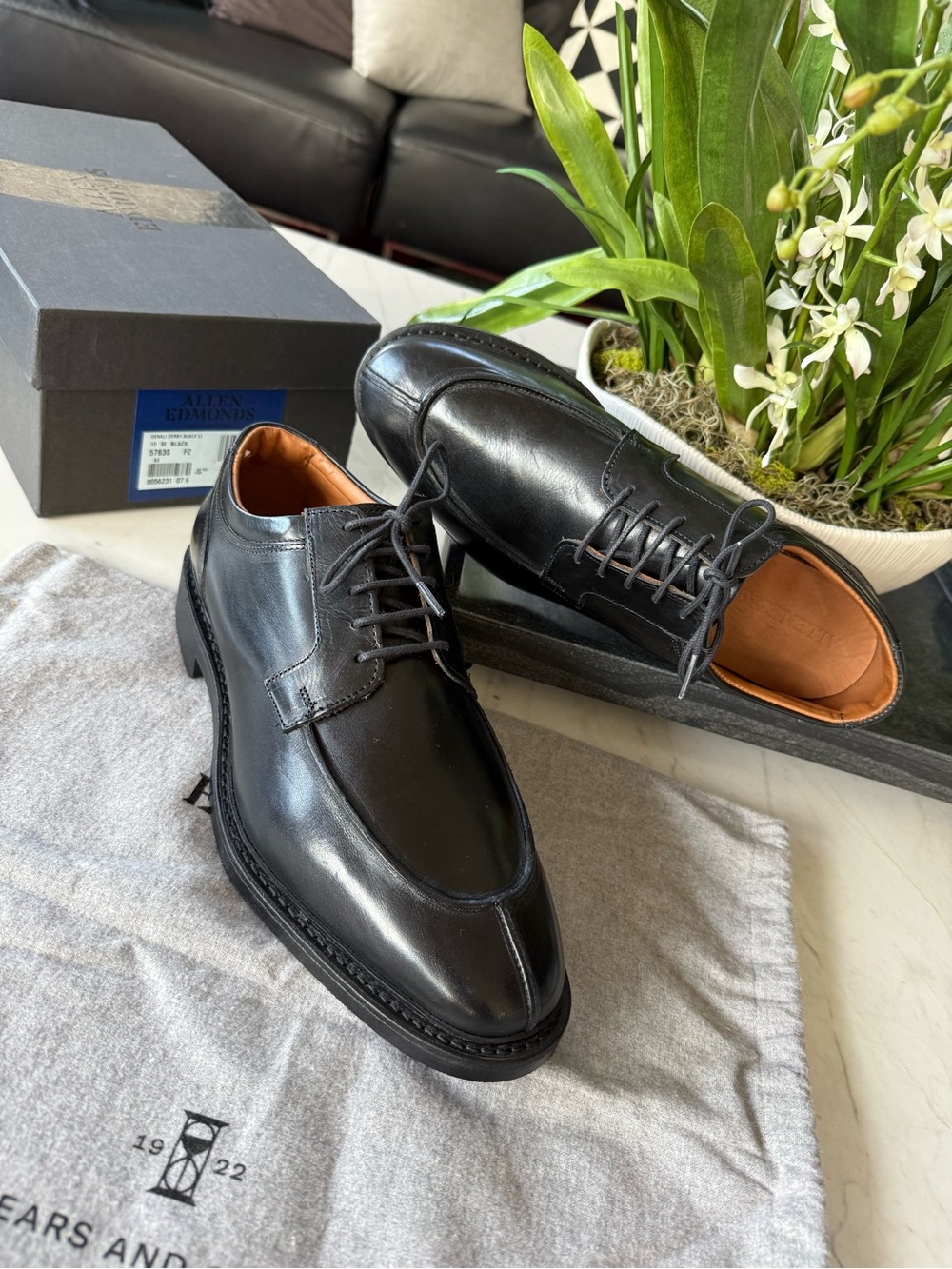 New Allen Edmonds Denali Men’s Leather Derby - Picture 12 of 16